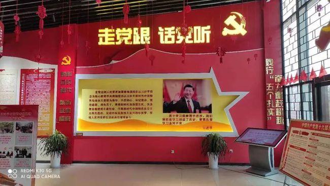 时尚芭比做美甲